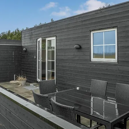 Apartment 2 Bedroom Gorgeous In Vaeggerlose Boto By